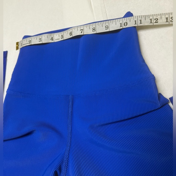 Beach Riot Vibrant Blue Mesh Panel Leggings🪻 - Picture 9 of 15